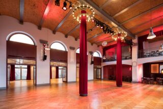BALLHAUS WALZERLINKSGESTRICKT - BERLIN | HIER WURDE IM 19. JAHRHUNDERT BIER GEBRAUT